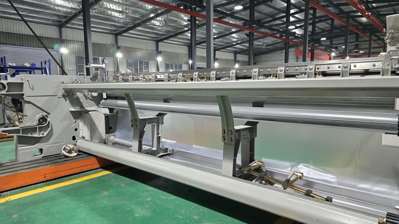 JTM-508 water jet loom rear beam structure
